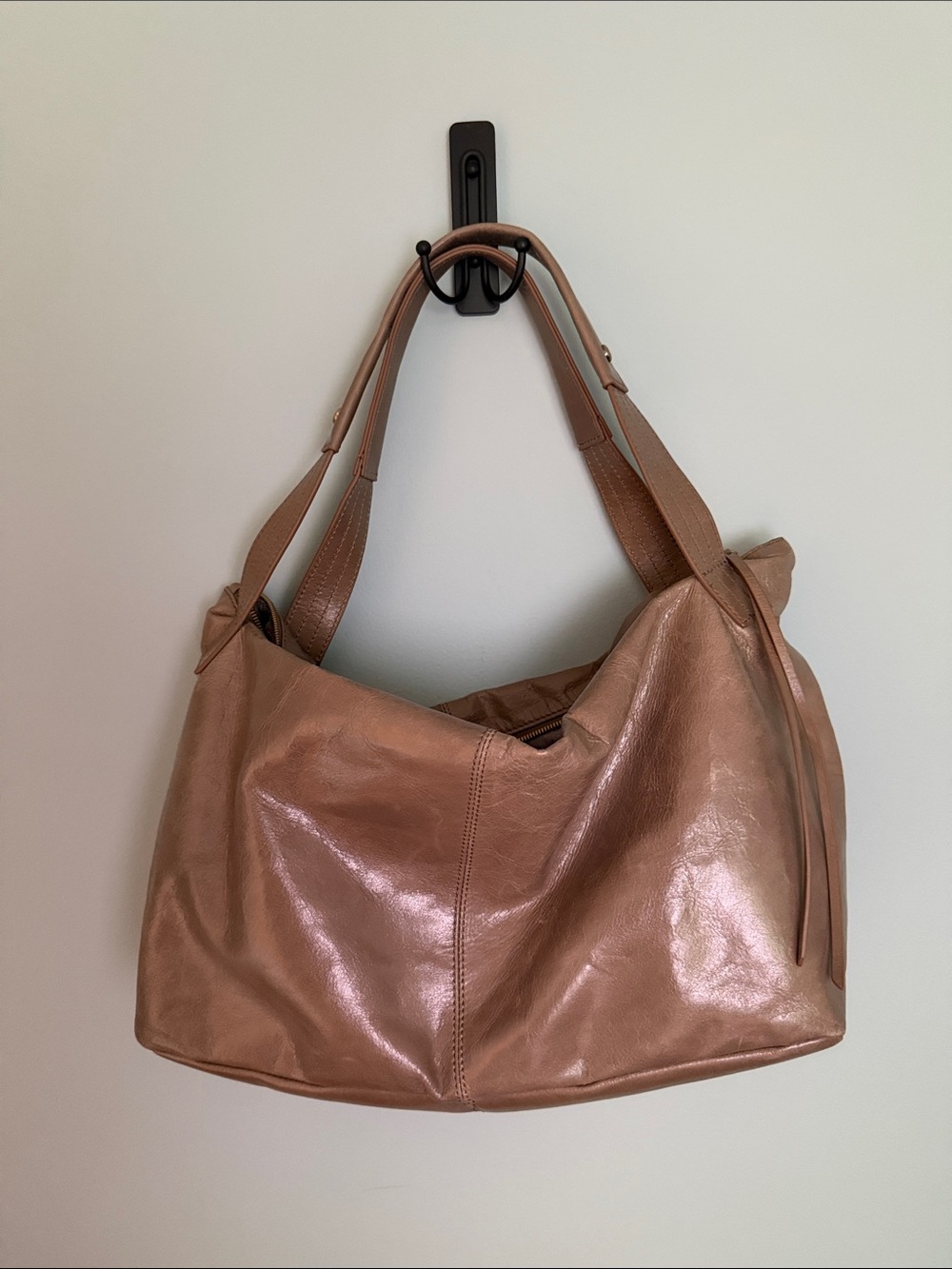 HOBO Original Render- Taupe Leather Shoulder Bag- Signature Interior- Dust Bag